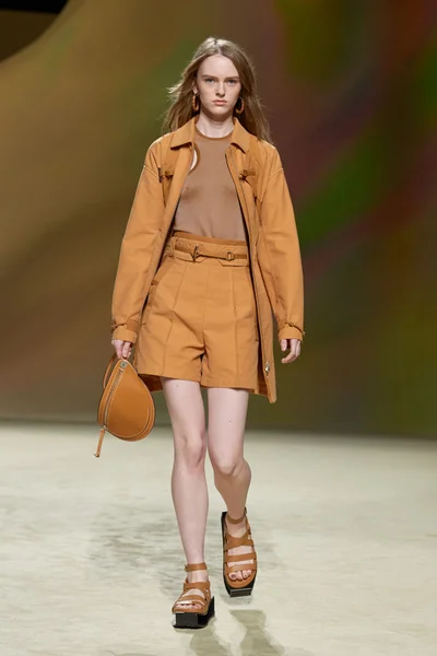 Look 2